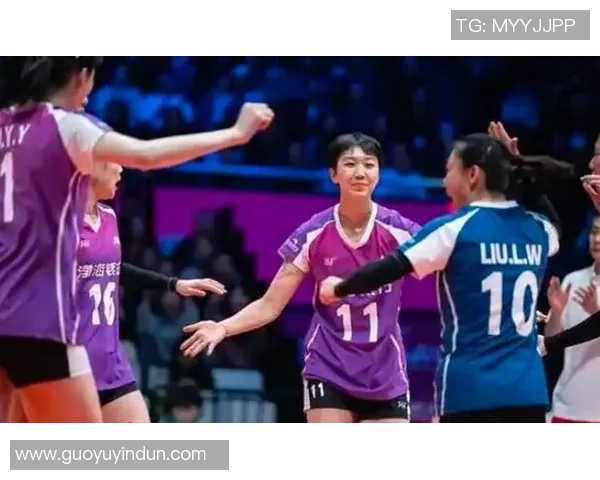 天津女排热身赛接连举行全力磨合队伍锻炼外援与新人提升整体实力